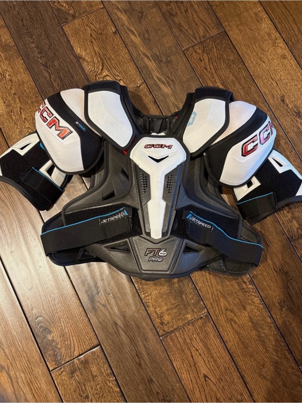 CCM Jetspeed FT6 Pro Shoulder Pads